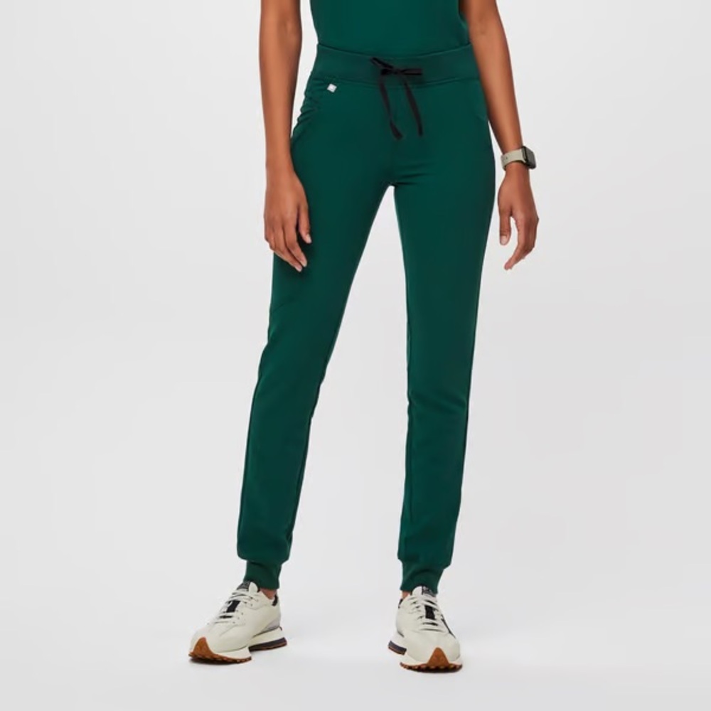 Figs Forest Green Zamora Jogger Scrub Bottom, Size Medium